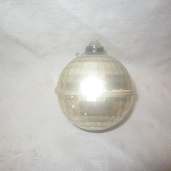 RETRO ORNAMENT PLASTIC SILVER DISCO BALL, - Picture 2 of 4